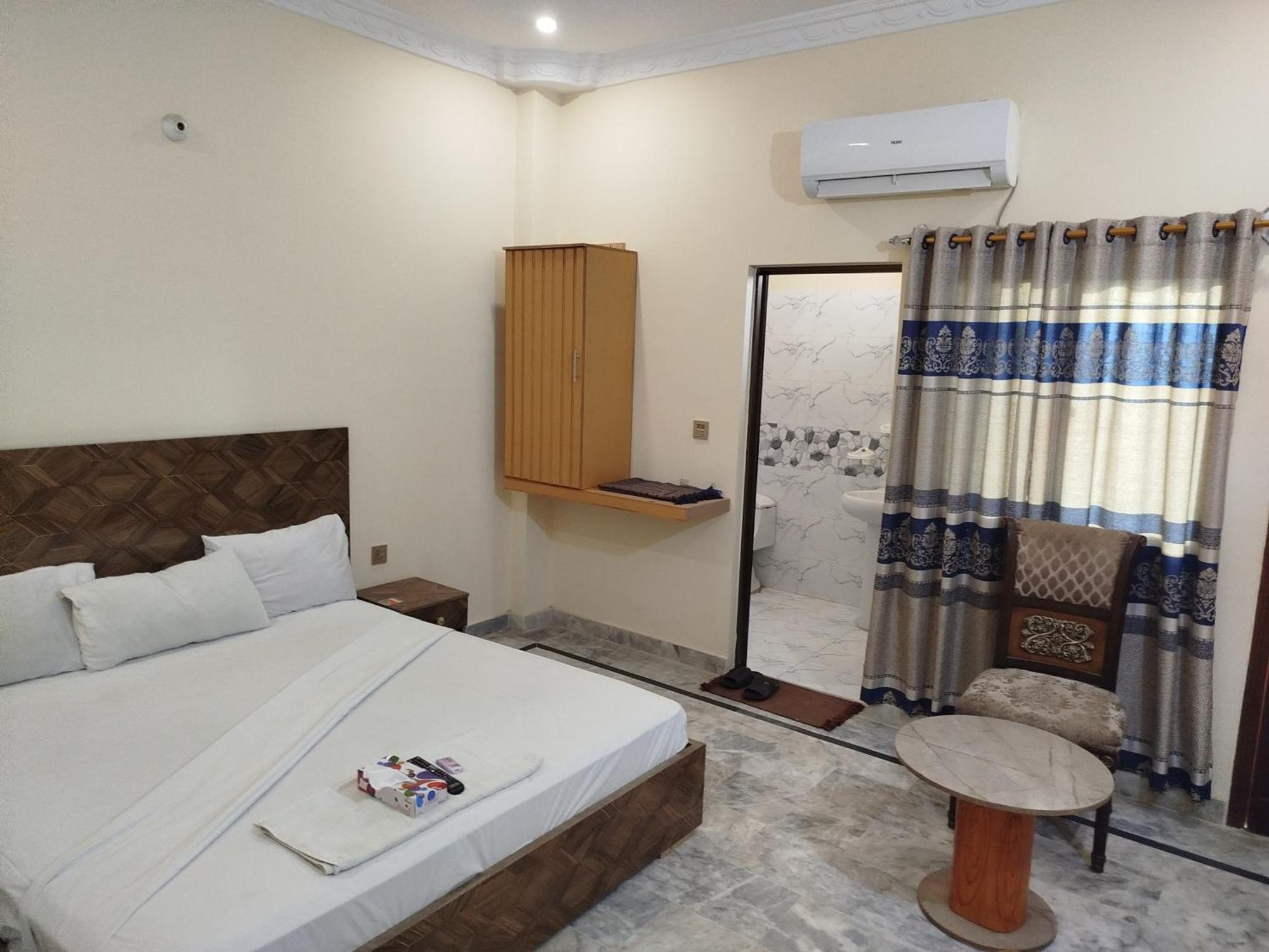 Hotel Crown Plaza, Near Karachi Airport, Darul Sehat Hospital, Dow, Agha Khan And Liaqat Hospital Kültér fotó