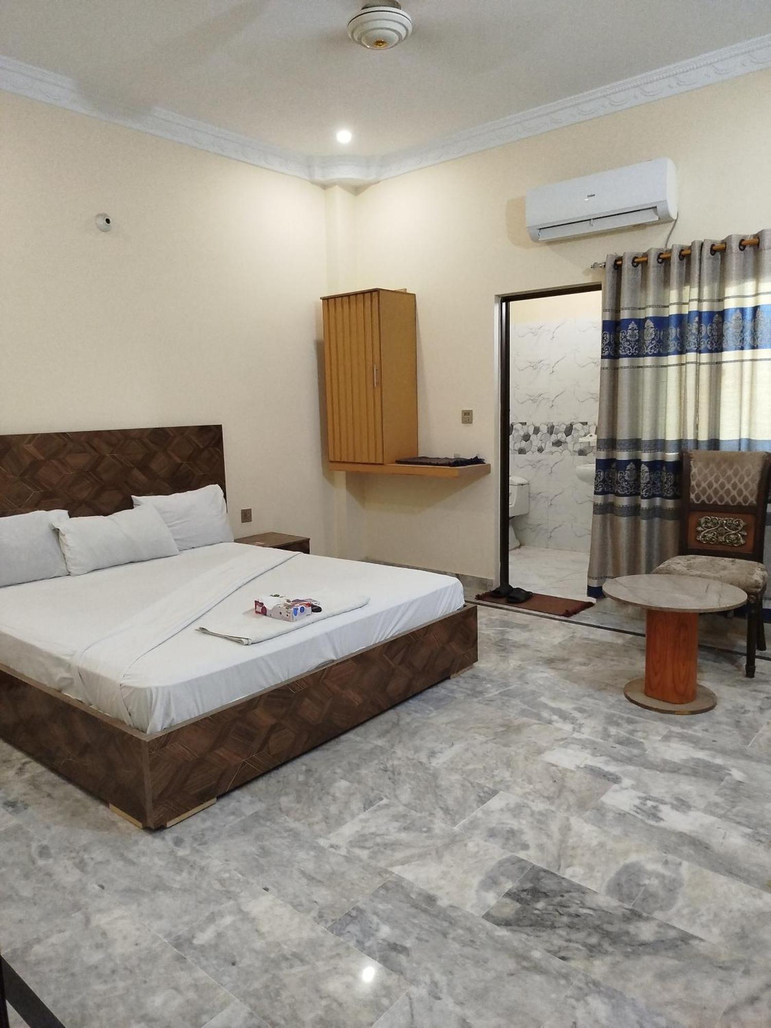 Hotel Crown Plaza, Near Karachi Airport, Darul Sehat Hospital, Dow, Agha Khan And Liaqat Hospital Kültér fotó