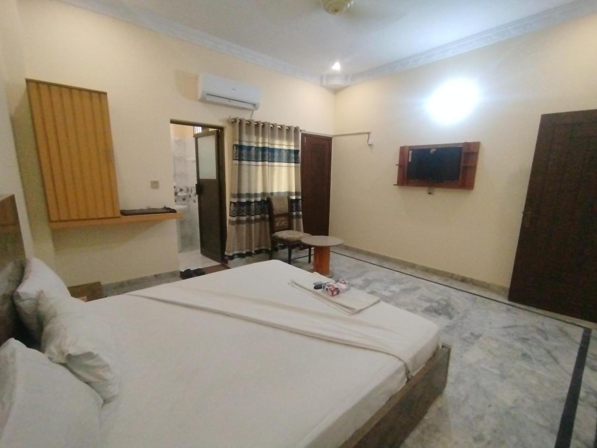 Hotel Crown Plaza, Near Karachi Airport, Darul Sehat Hospital, Dow, Agha Khan And Liaqat Hospital Kültér fotó
