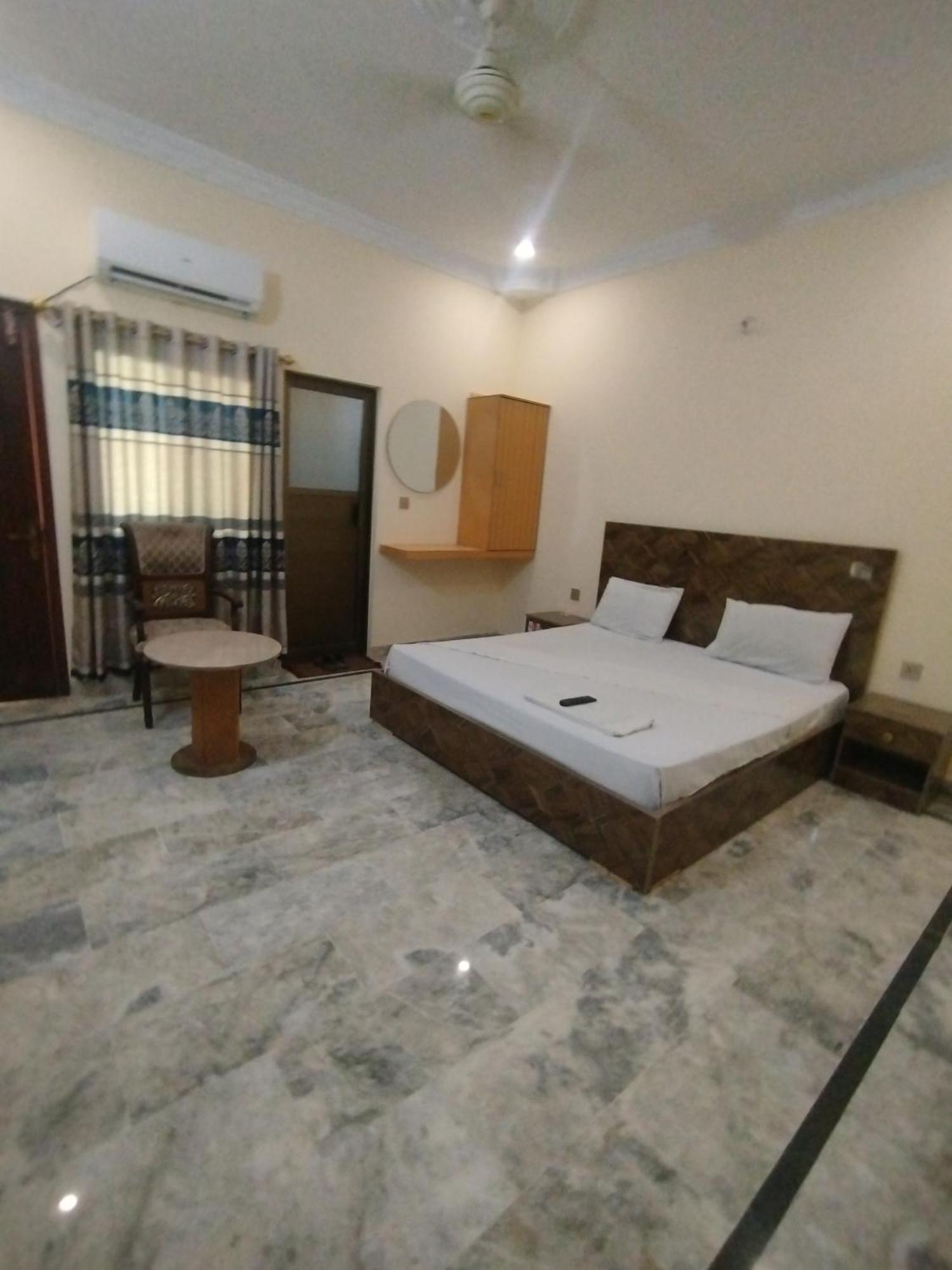 Hotel Crown Plaza, Near Karachi Airport, Darul Sehat Hospital, Dow, Agha Khan And Liaqat Hospital Kültér fotó