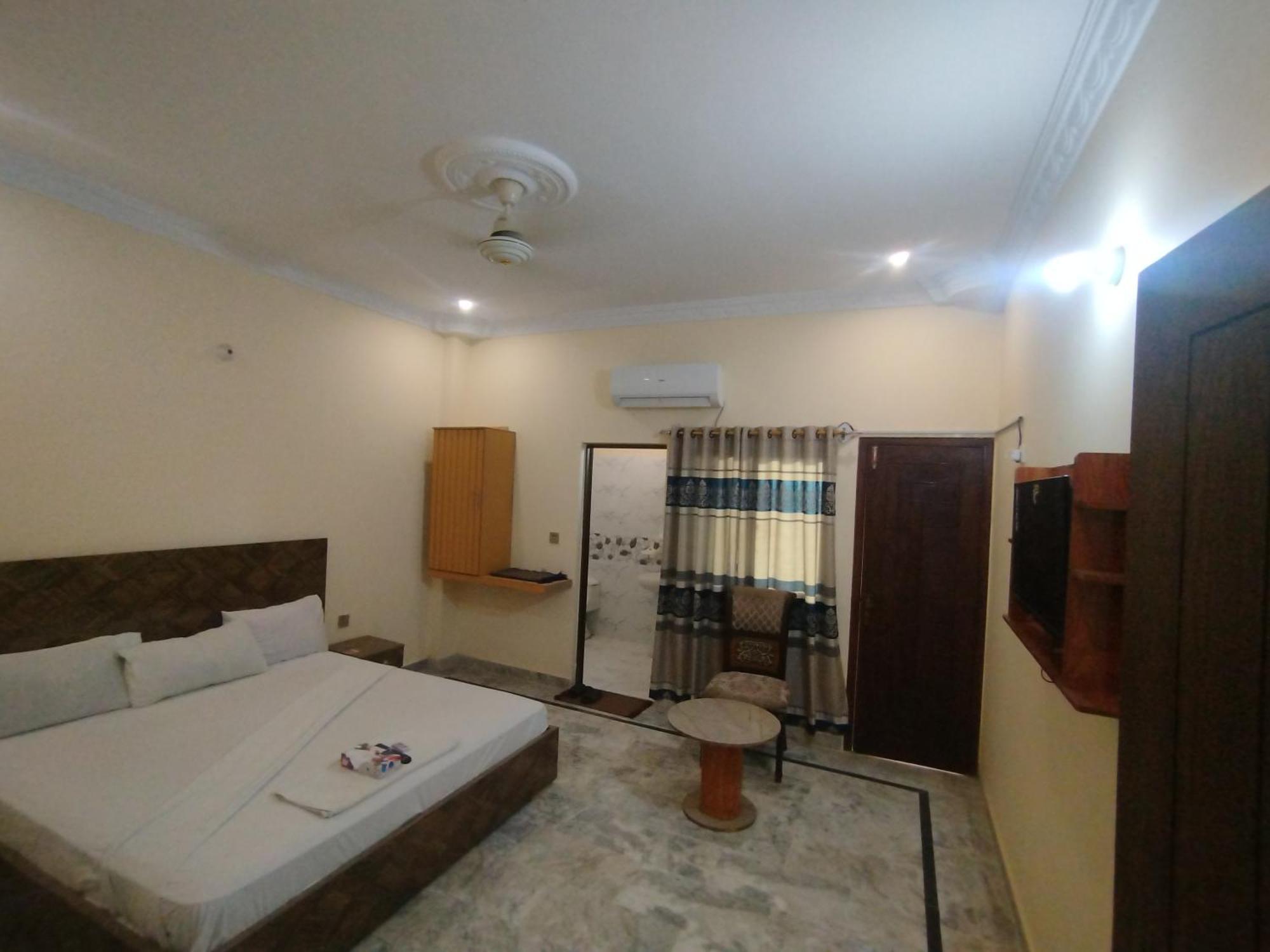 Hotel Crown Plaza, Near Karachi Airport, Darul Sehat Hospital, Dow, Agha Khan And Liaqat Hospital Kültér fotó
