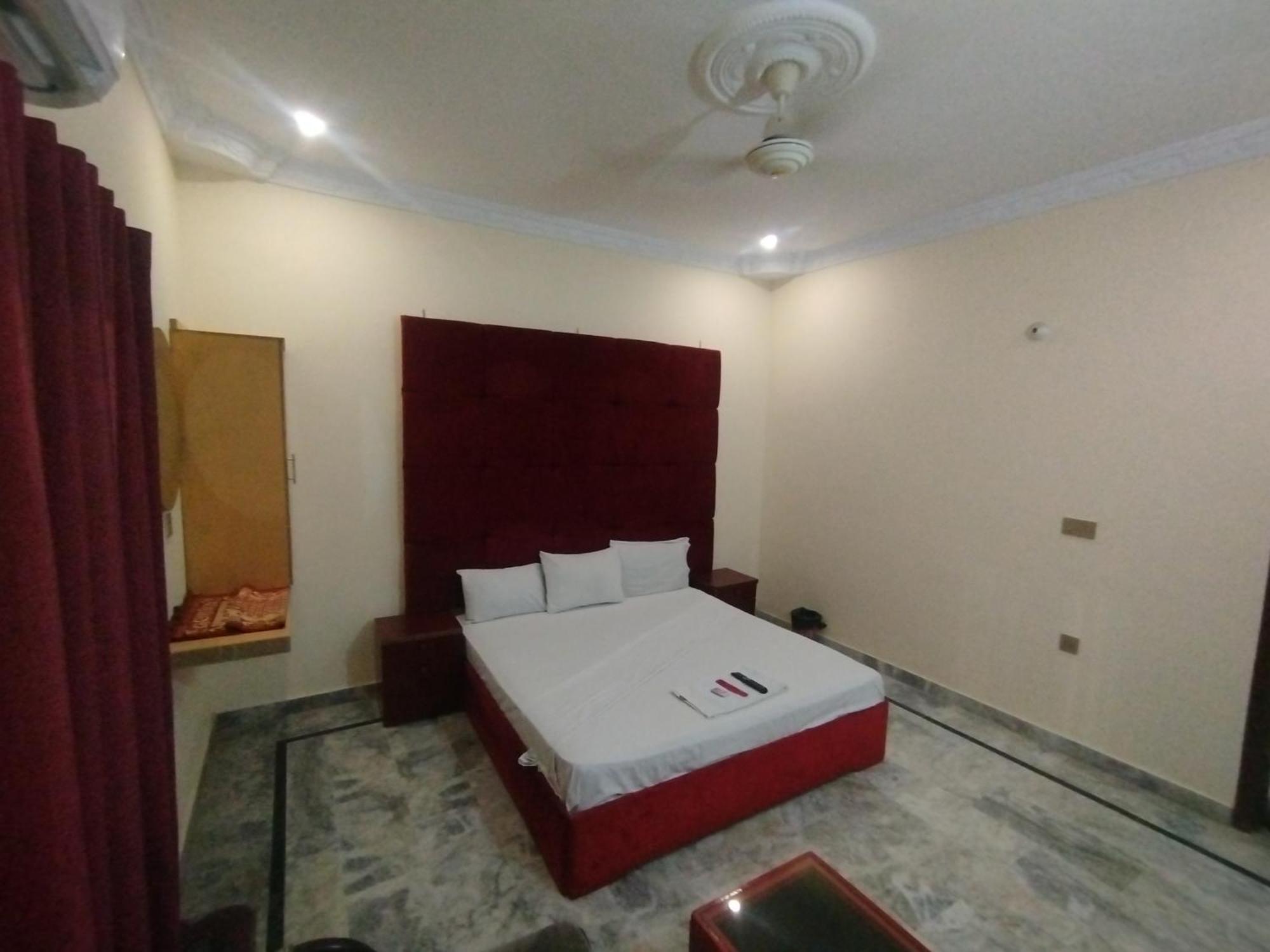 Hotel Crown Plaza, Near Karachi Airport, Darul Sehat Hospital, Dow, Agha Khan And Liaqat Hospital Kültér fotó