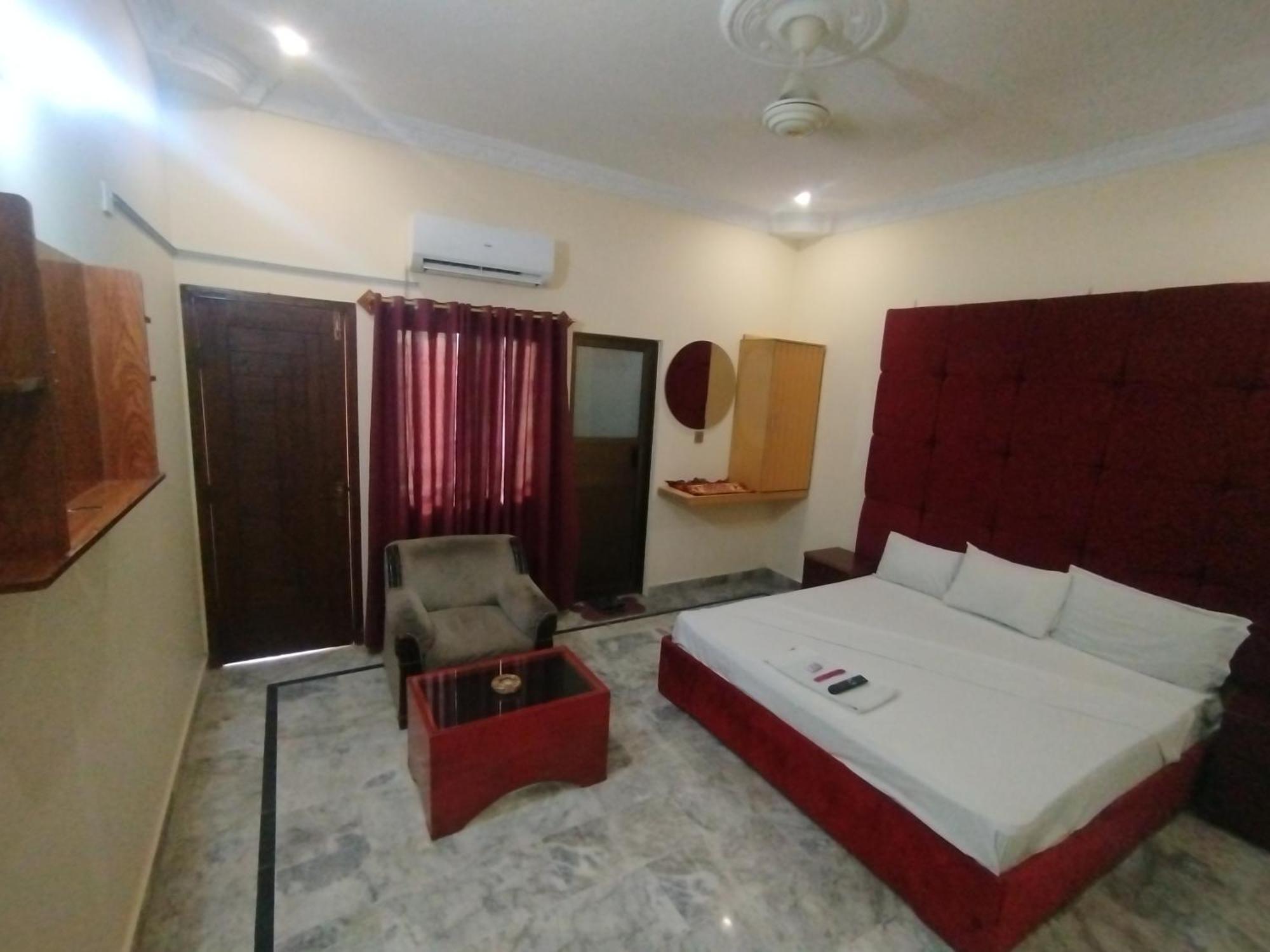 Hotel Crown Plaza, Near Karachi Airport, Darul Sehat Hospital, Dow, Agha Khan And Liaqat Hospital Kültér fotó