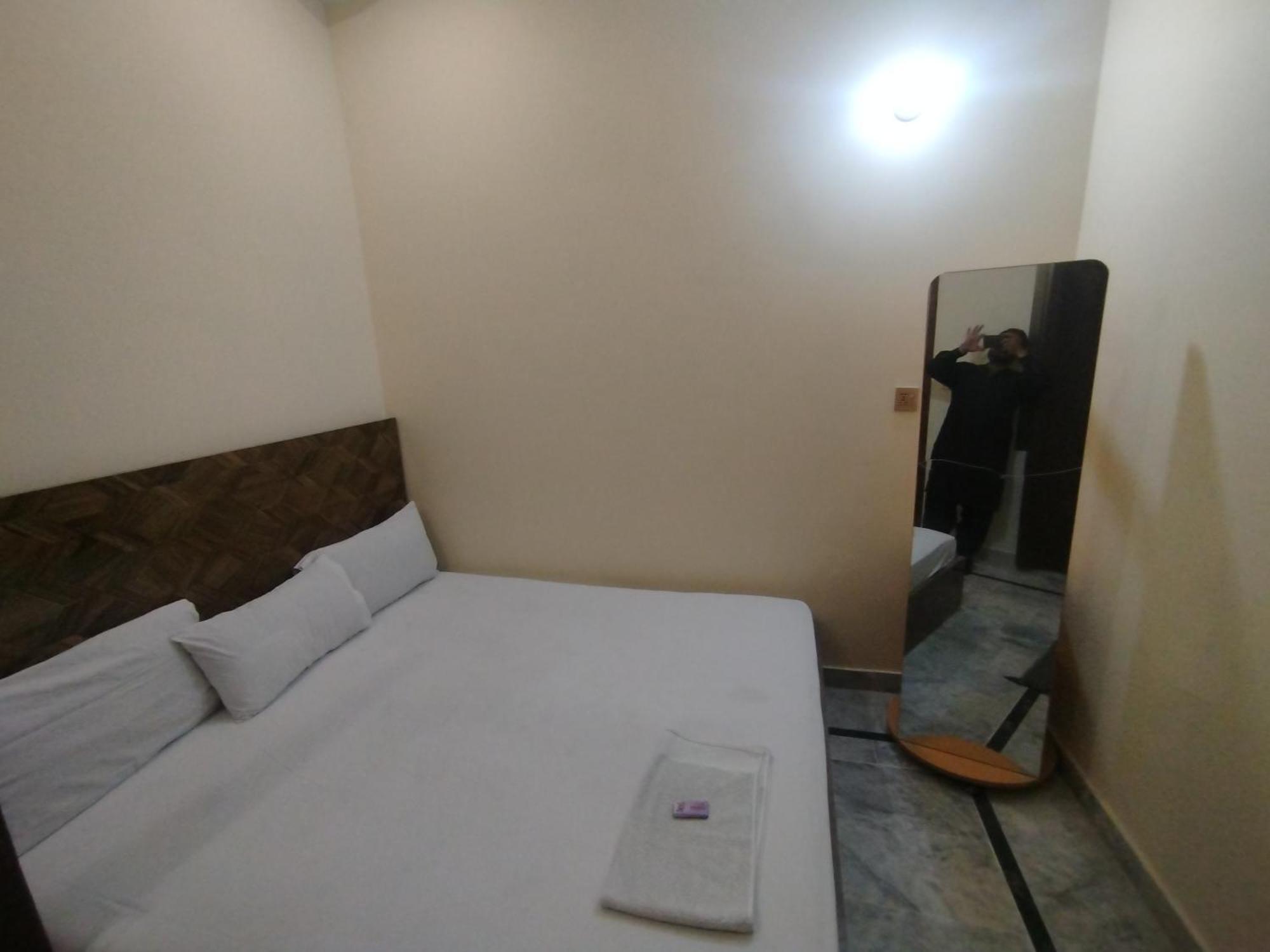 Hotel Crown Plaza, Near Karachi Airport, Darul Sehat Hospital, Dow, Agha Khan And Liaqat Hospital Kültér fotó
